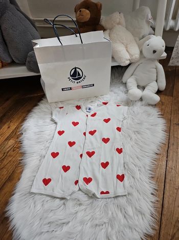 Barboteuse cœur rouge