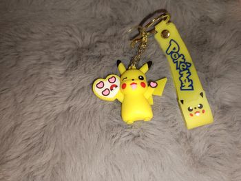 Porte clef Pikachu en silicone