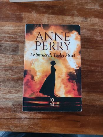 Livre : Le brasiers de Tooley Street