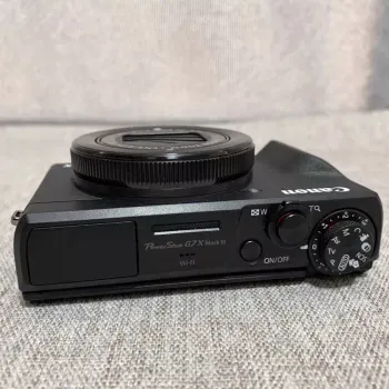Canon PowerShot G7X Mark III Noir comme neuf avec accessoires et son carton d'origine sous garantie