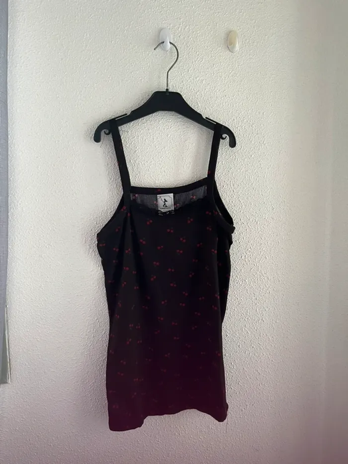 Débardeur pyjamas col dentelle motif cerises taille unique 💫