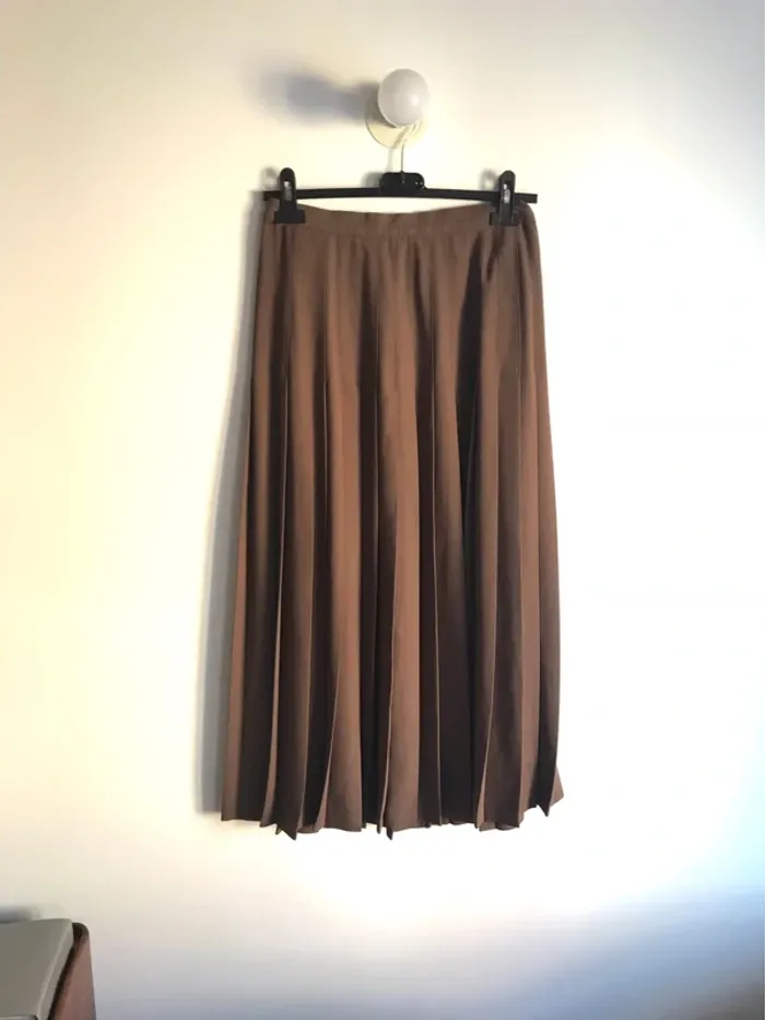 Jupe plissée marron taille 34 Signée Incognito