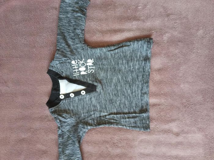 T-shirt fin, longues manches - Taille 3 mois