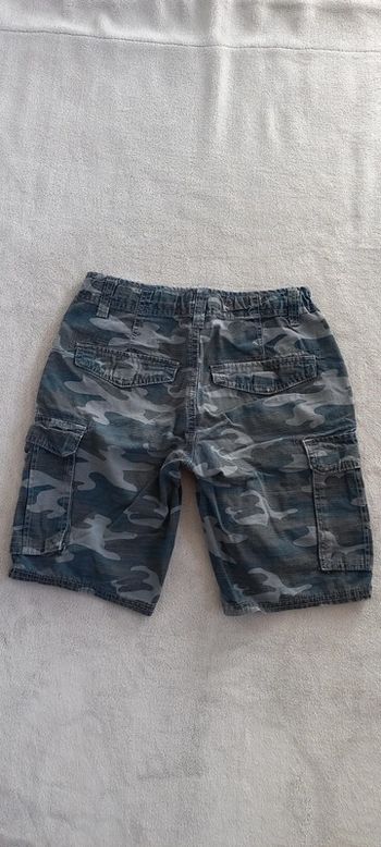 Bermuda kiabi taille 10ans.