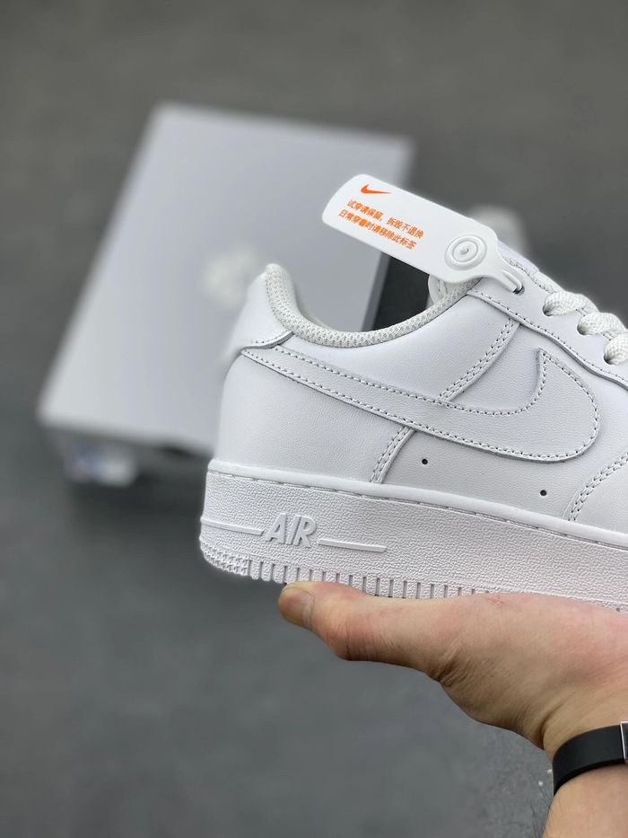 Nike Air Force 1 Low '07 White (armée de l'air blanche)42 - photo numéro 4