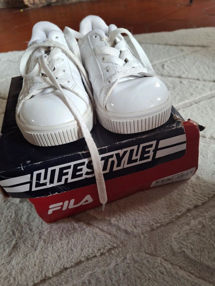 Magnifique basket à lacet FILA fille blanc brillant taille 28 - photo numéro 5