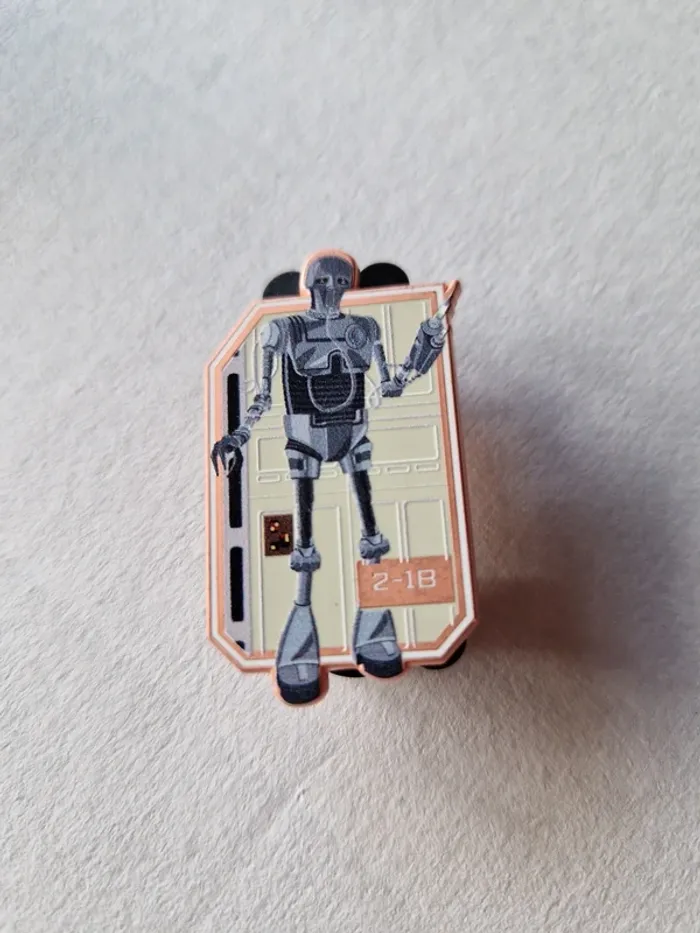 Star Wars Pin 2-1b