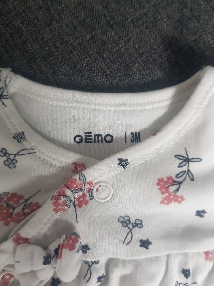 Lot de 4 pyjamas en 3 mois - photo numéro 2