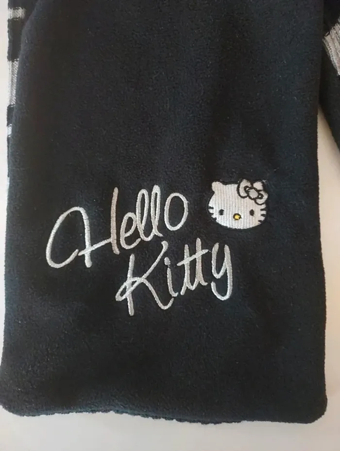 Écharpe Hello Kitty - photo numéro 2