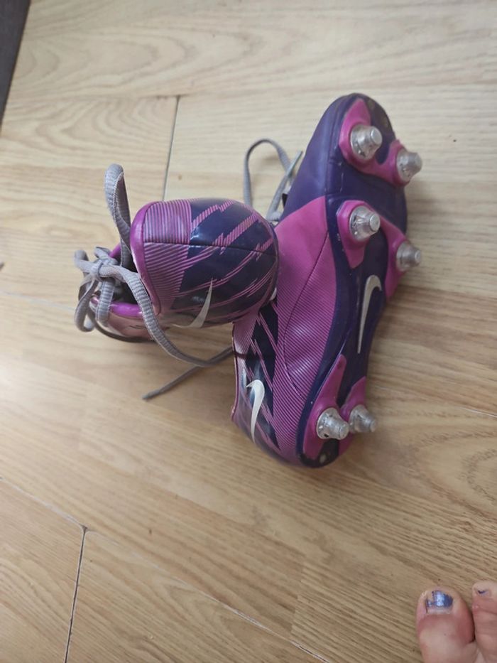 Chaussure de foot crampon pointe fer