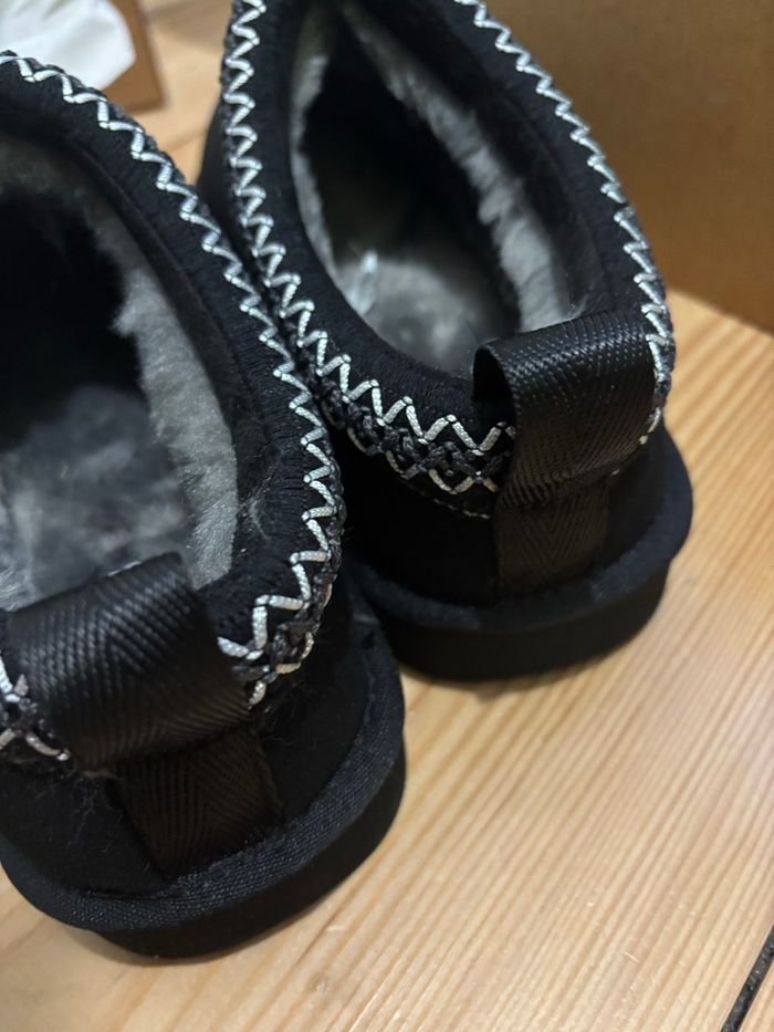 Ugg Tasman taille 38 neuf couleur noir - photo numéro 2