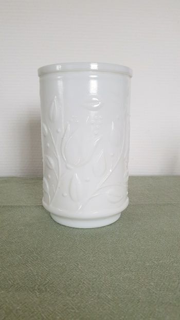 Vase en verre opale blanc motif fleuri pot de fleurs