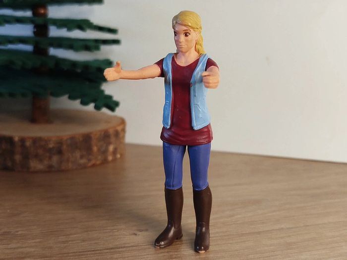 Figurine personnage femme blonde Schleich - photo numéro 3