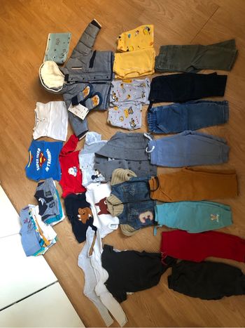 Lots vêtements Bebe 12 mois