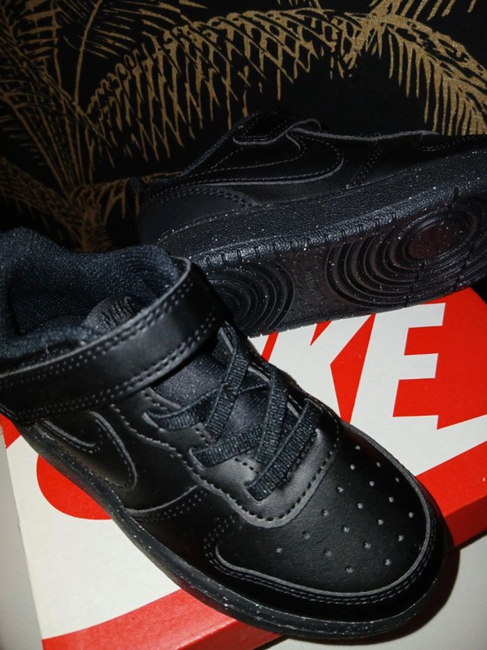 🖤 Jolie basket Nike pointure 26. - photo numéro 2