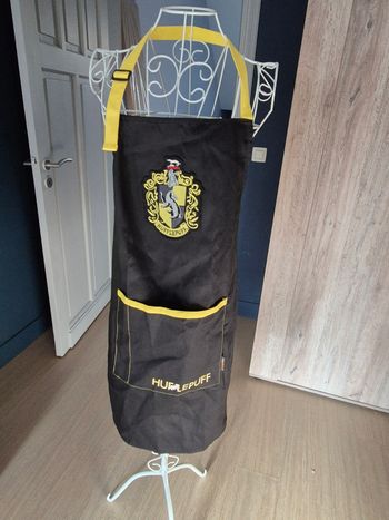 Tablier poutsouffle harry potter neuf