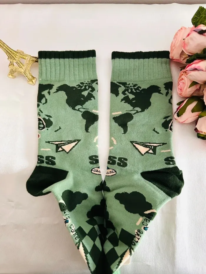 🚗Chaussettes fantaisie Olive Cake – Molly (Pop Mart) en voiture verte – Édition coréenne exclusive - photo numéro 4