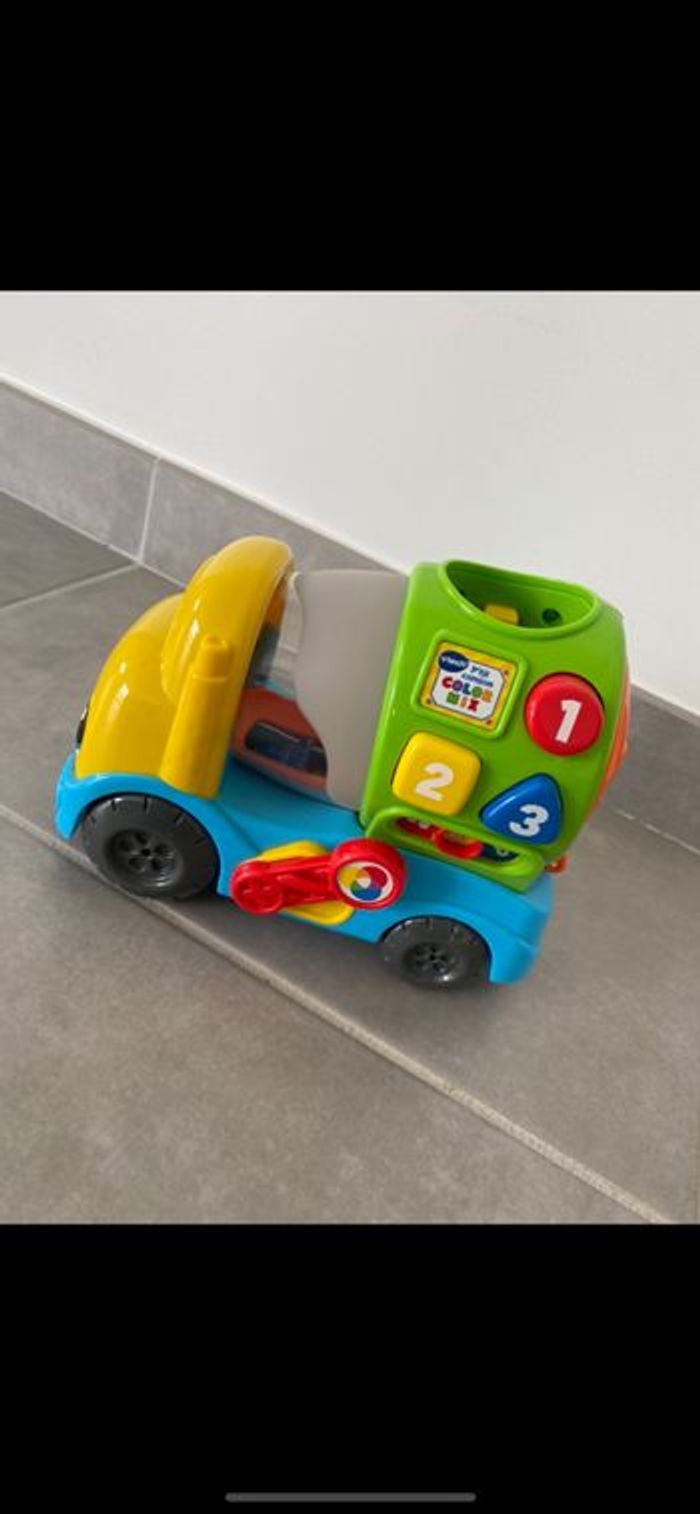 Jouet P'tit camion Color mix Vtech
