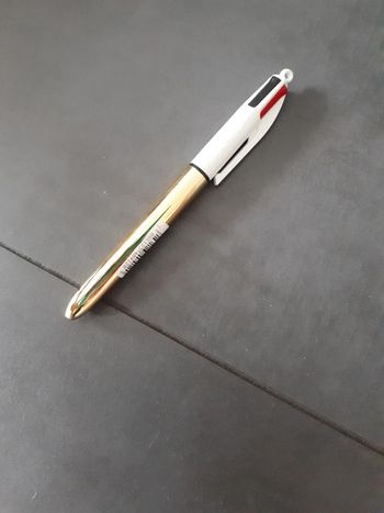 Bic 4 couleurs shine doré neuf