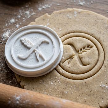 Emporte-pièce Sans Gluten avec Tampon - Découpoir Rond Biscuit Sablé Pâtisserie