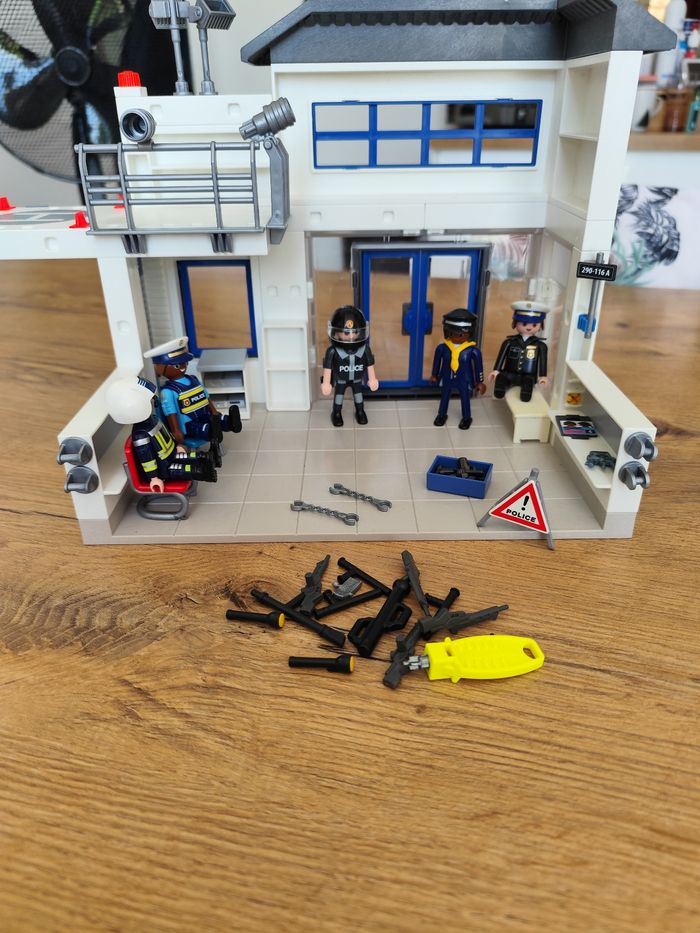 Playmobil commissariat - photo numéro 3