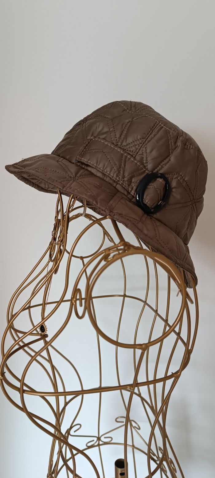Chapeau de pluie, matelassé femme.