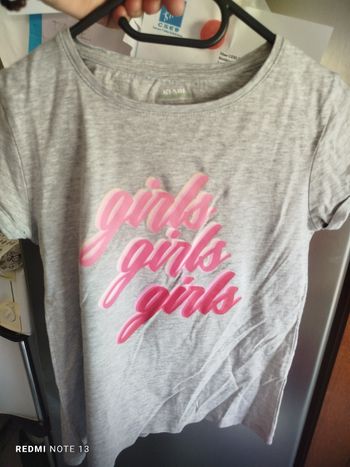 #kytie10ansfilke. Tee-shirt manches courtes taille 10 ans