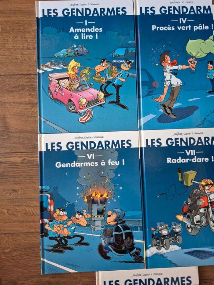 Lot de 5 bandes dessinées Les gendarmes - photo numéro 2