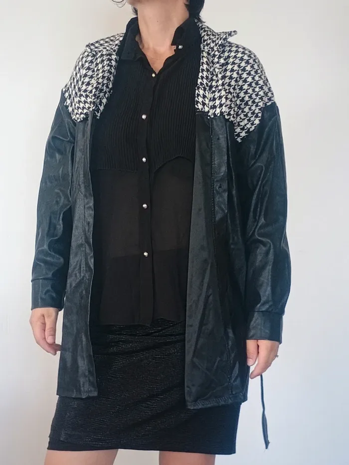 Manteau long noir et pied-de-poule style vintage TU
