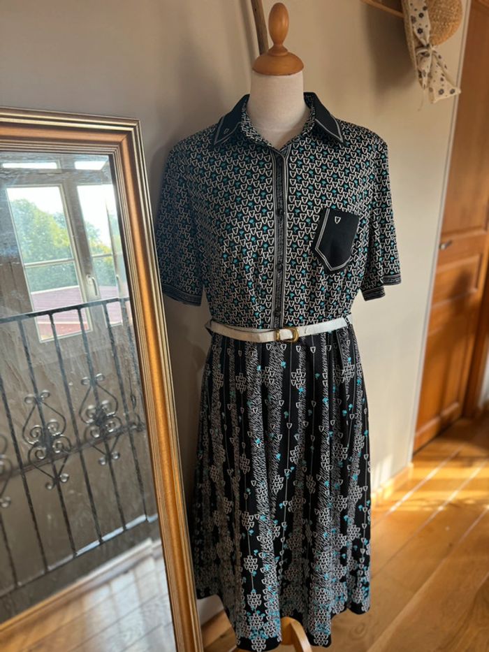 Robe Cintrée Bleu Marine avec Motifs Blancs et Ceinture Vintage Années 80