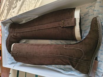 Bottes GUESS en daim véritable