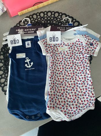 Lot de 6 bodies garcon  3 mois petit bateau