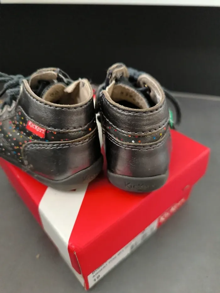 Chaussures Kickers fille. Pointure 19 - photo numéro 5