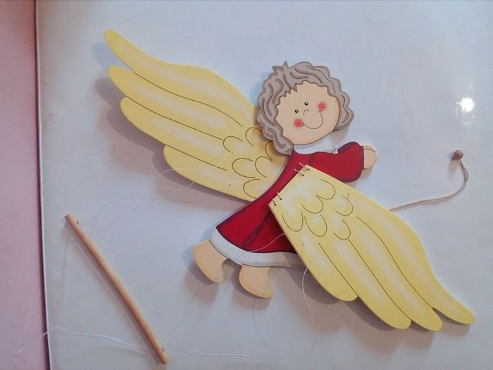 Ange a suspendre en bois