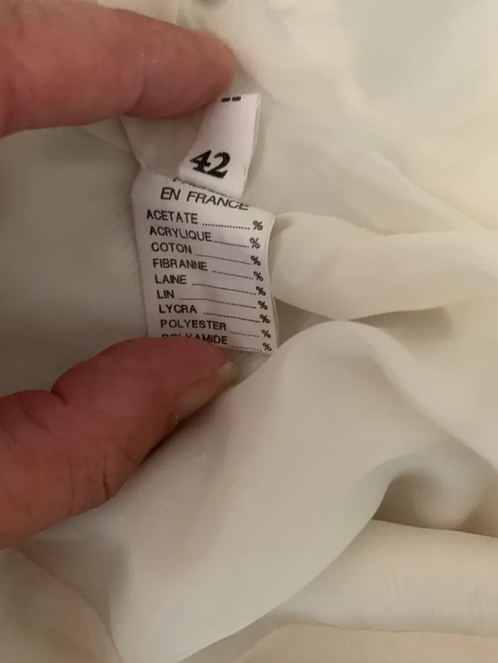 Robe coupe droite blanc cassé taille 42 motif brodé tres bon état doublure - photo numéro 9