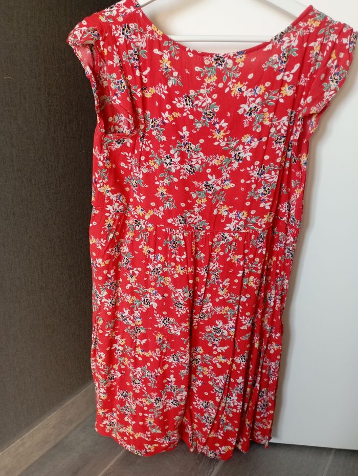 Robe rouge floral, manches courtes - photo numéro 2