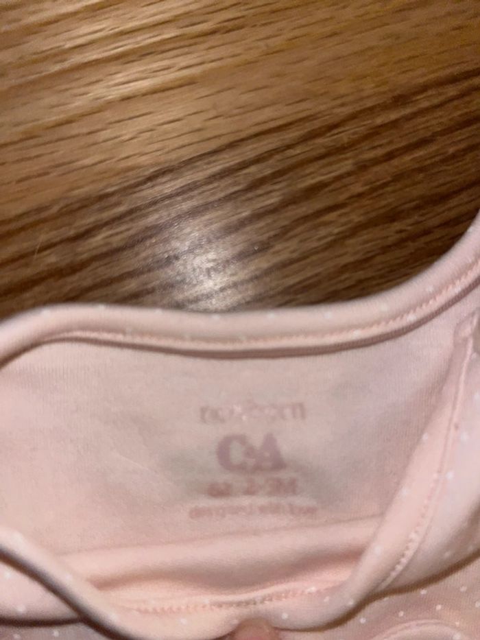 Joli pyjama rose c&a très bon état 2-3mois/62cm - photo numéro 2