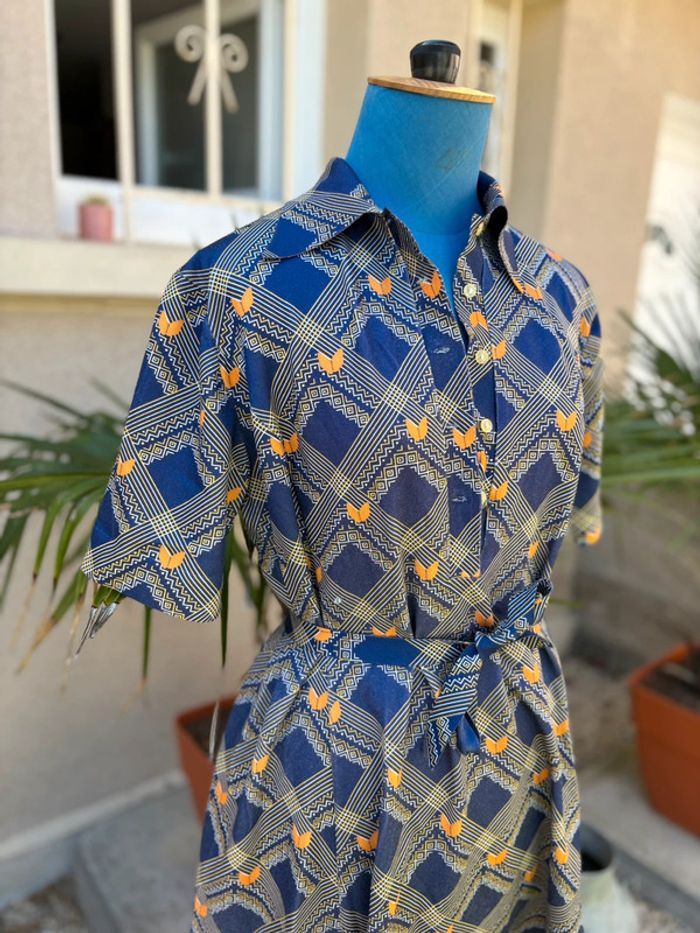Robe Trevira 2000 à motif des années 70 - en très bon état - taille 42/XL - photo numéro 2
