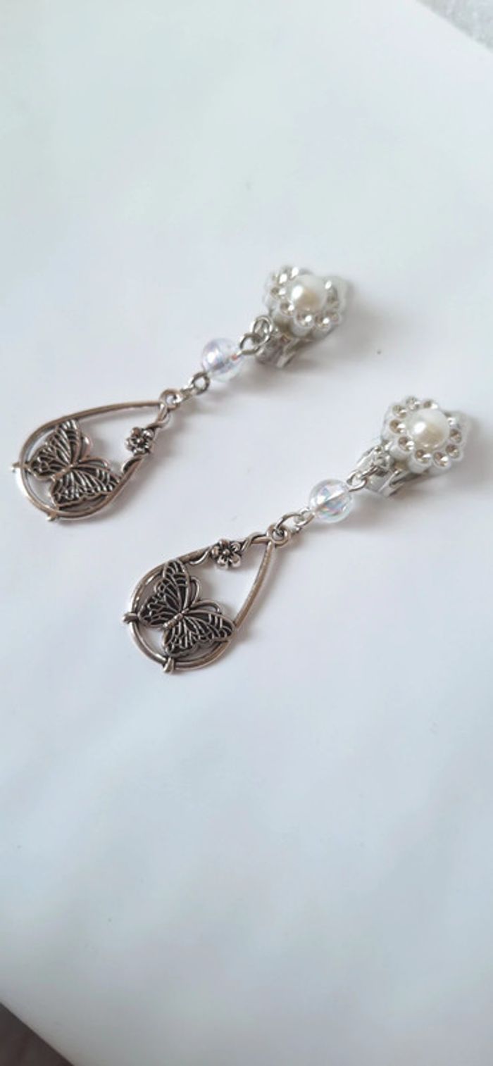 Boucles d’oreilles à clips papillons argentés - photo numéro 3