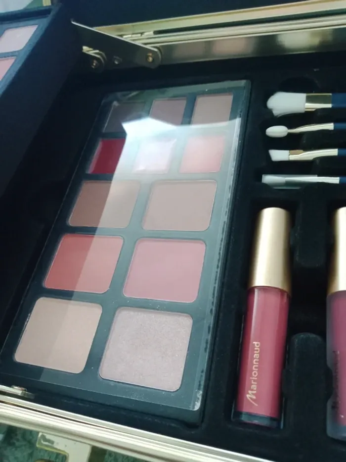 Mallette complète maquillage - photo numéro 4