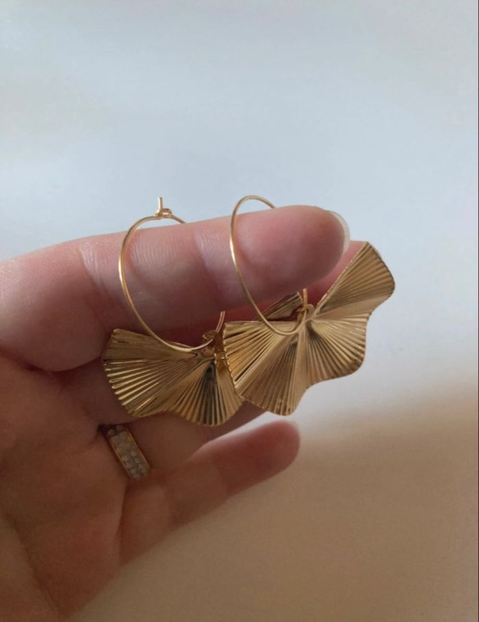 Boucles d’oreilles pendantes NEUVES pour femme 🌙 forme demi-lune couleur doré - photo numéro 7