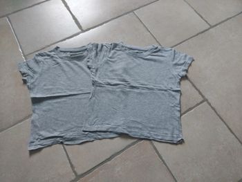 Lot 2 t-shirts