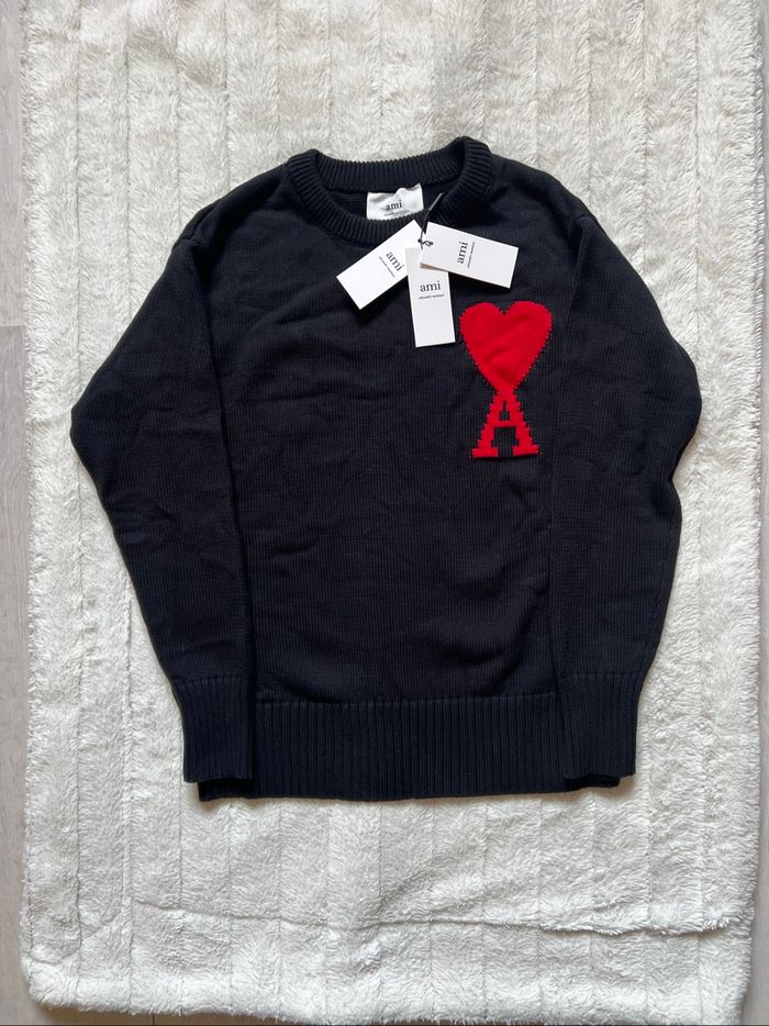 Pull AMI Noir et Rouge Neuf Taille S