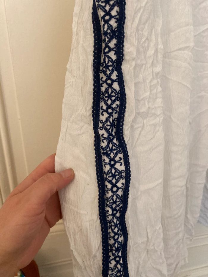 Robe blanche brodée bleu marine - Pull & Bear - Taille M - photo numéro 7