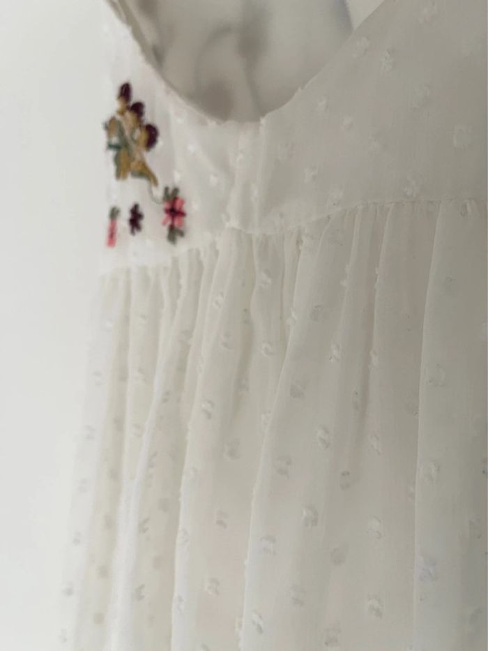 Haut blanc brodé à fleurs Zara Trafaluc coupe babydoll taille XS - photo numéro 8