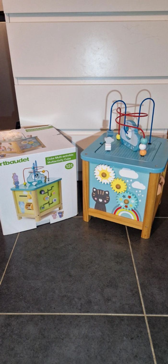 Cube en bois multi activité