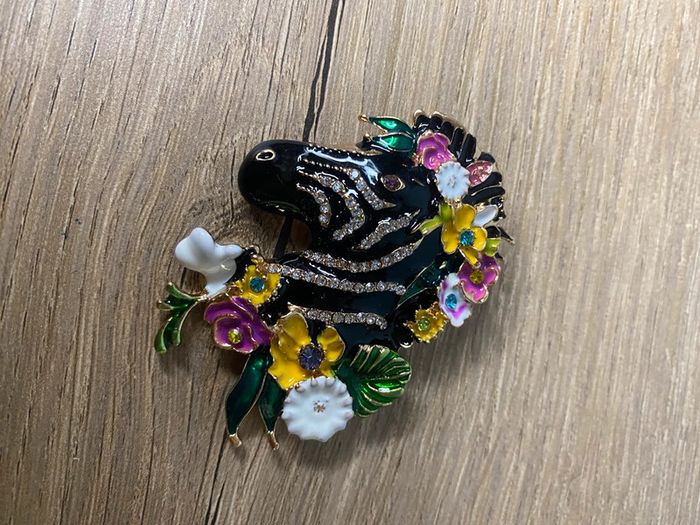 Broche zèbre tendances - photo numéro 2