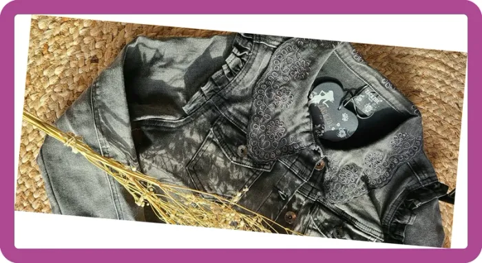 Veste en jean col brodé et sequins, originale, NEUVE, taille M - photo numéro 4