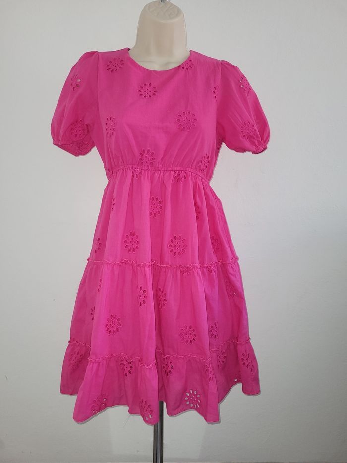Robe fushia Du 4ans au 14ans 🏷broderie