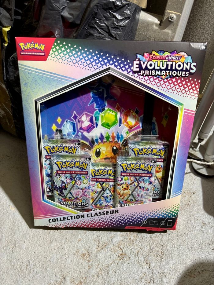 Coffret Pokémon classeur évolutions prismatiques - photo numéro 2